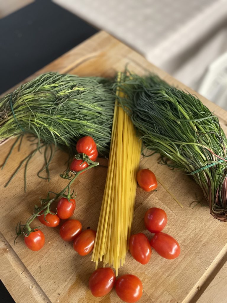 ingredienti ricetta spaghetti agretti